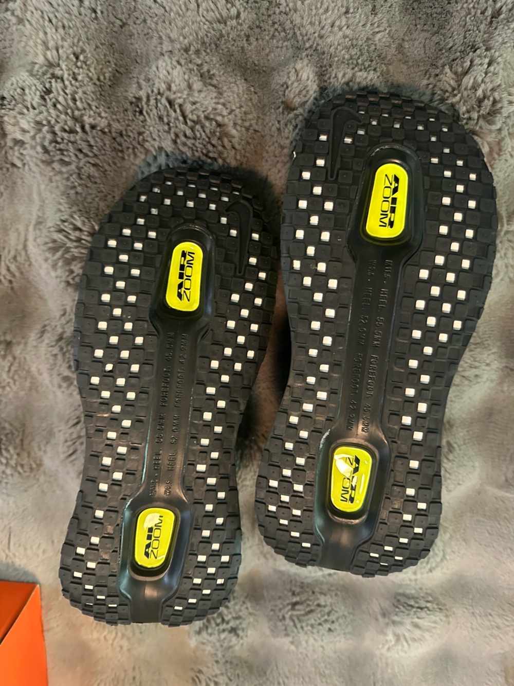 Women’s Nike Vomero Premium
Black Volt - Picture 6 of 6